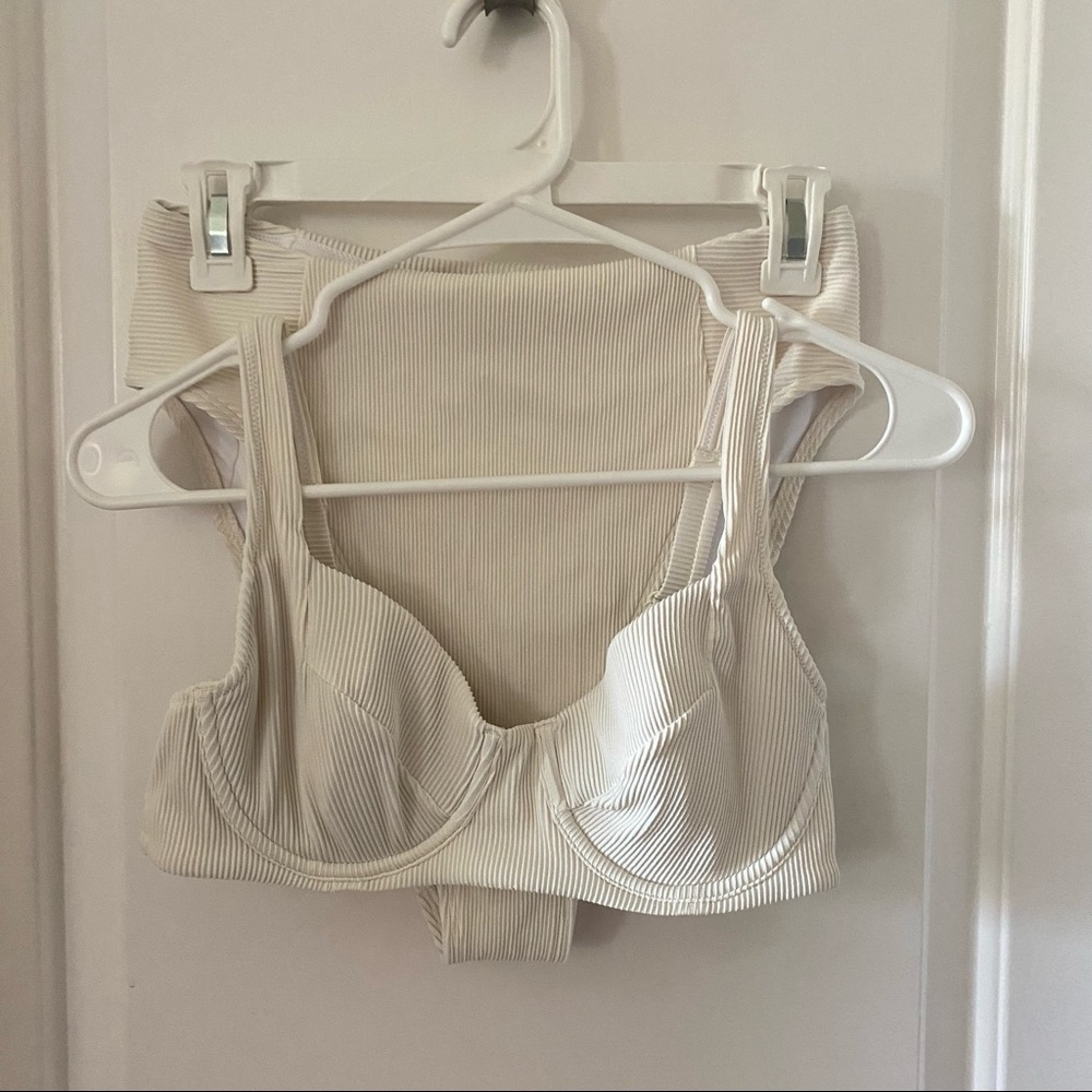 Old navy ribbed two piece swim suit - Picture 2 of 10